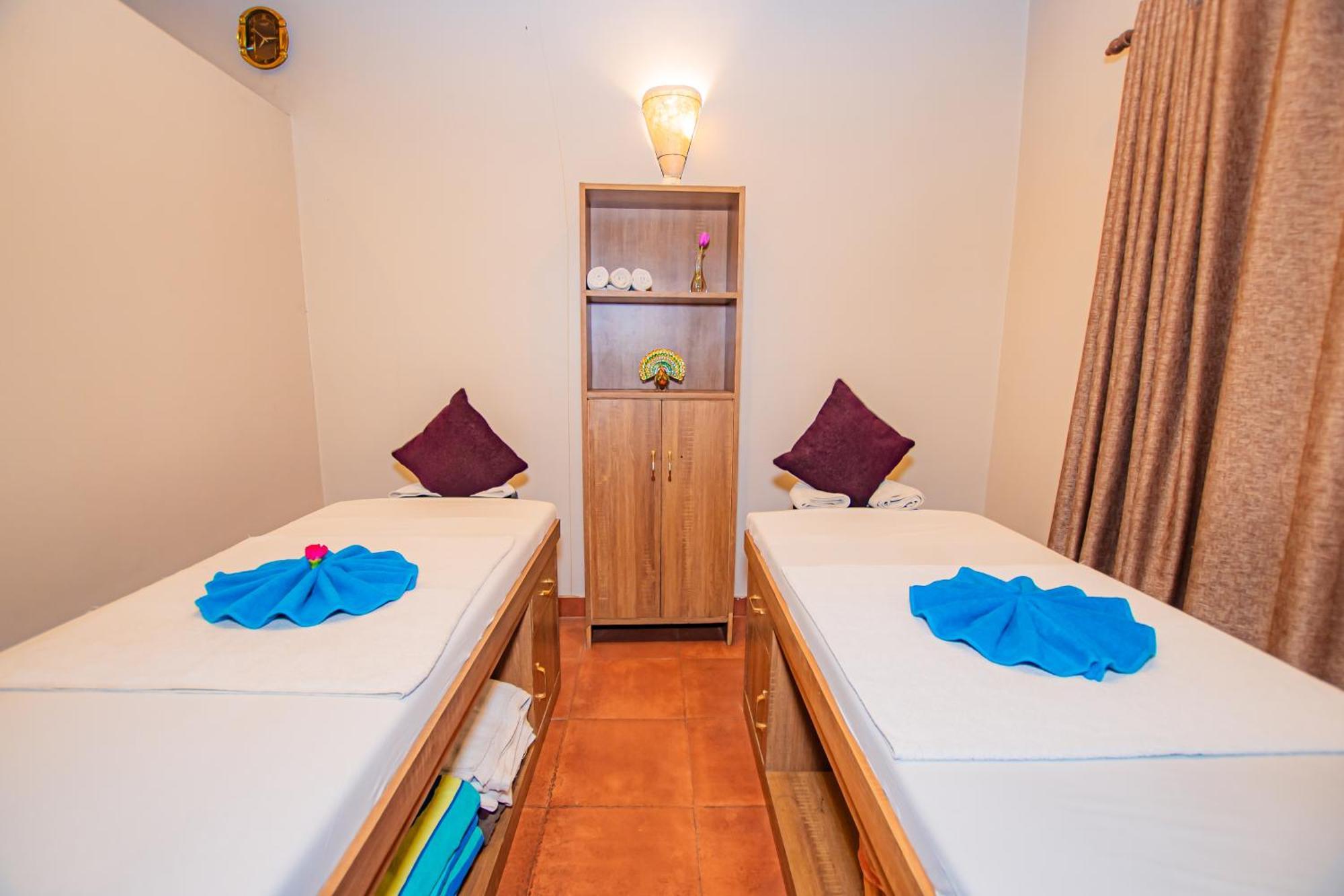 Busy Bee Resort, Pokhara Esterno foto