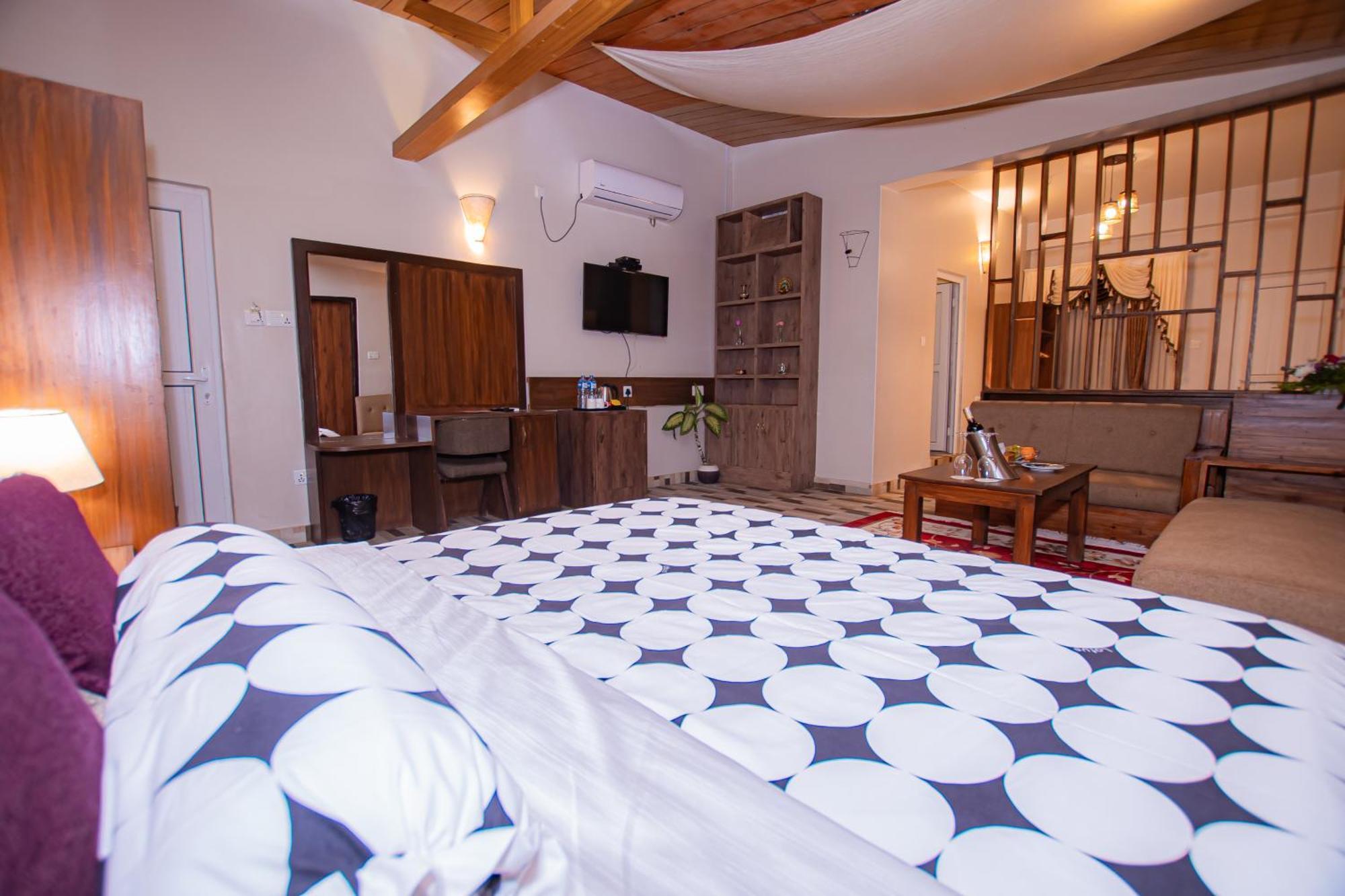 Busy Bee Resort, Pokhara Esterno foto