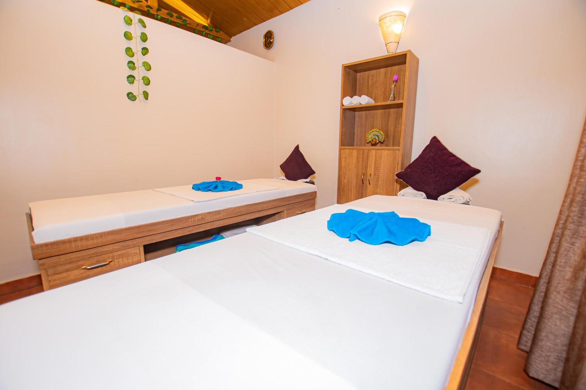Busy Bee Resort, Pokhara Esterno foto