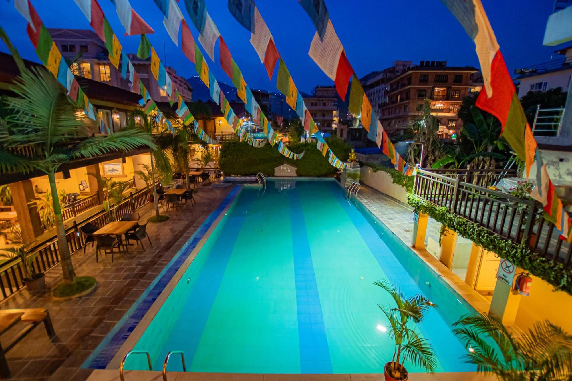 Busy Bee Resort, Pokhara Esterno foto