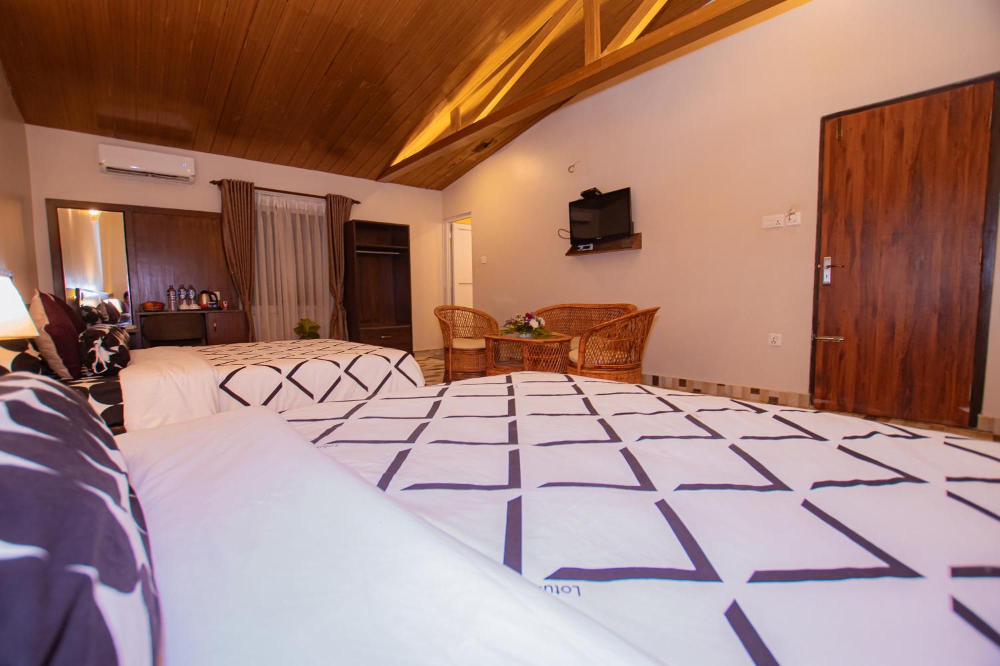 Busy Bee Resort, Pokhara Esterno foto