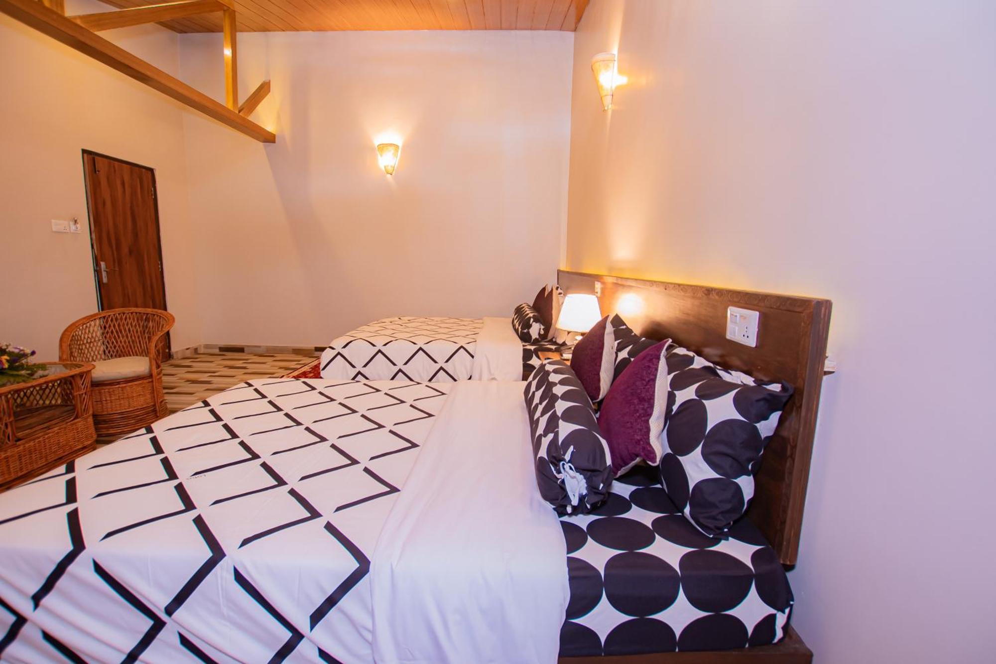 Busy Bee Resort, Pokhara Esterno foto