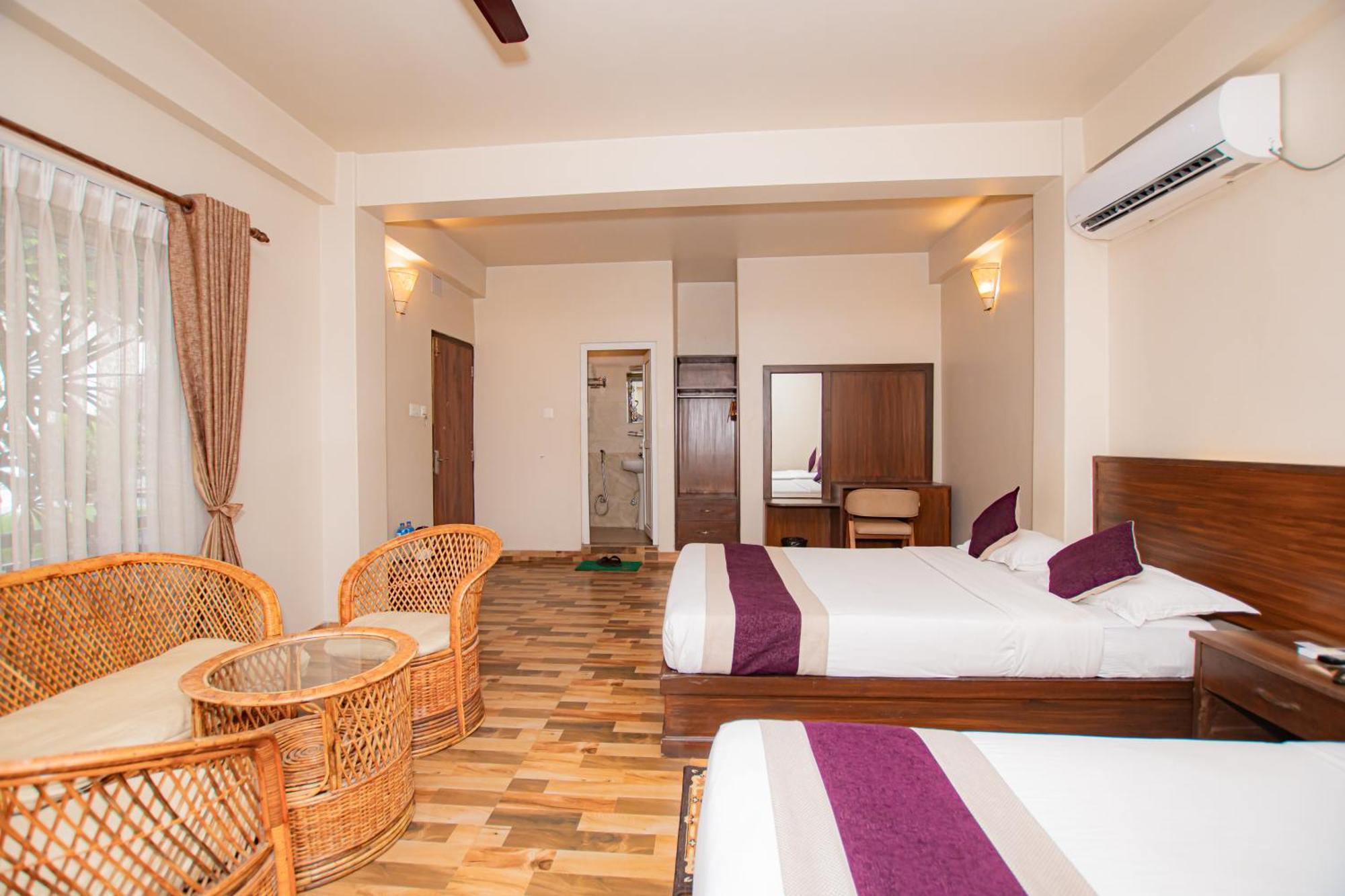 Busy Bee Resort, Pokhara Esterno foto
